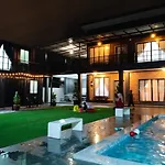 Homestay Pool Manjoi - Melayu